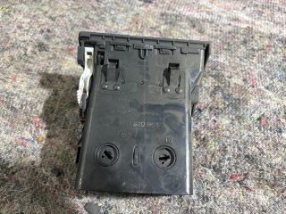 bontott AUDI A8 Bal Szellőző