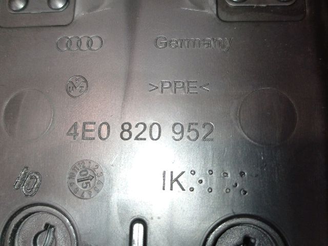 bontott AUDI A8 Bal Szellőző