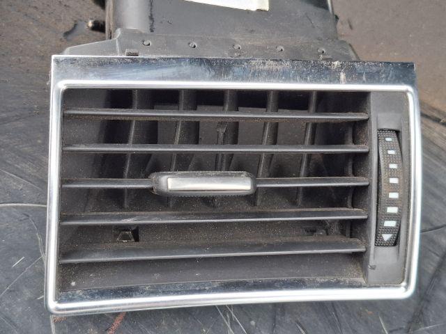 bontott AUDI A8 Bal Szellőző