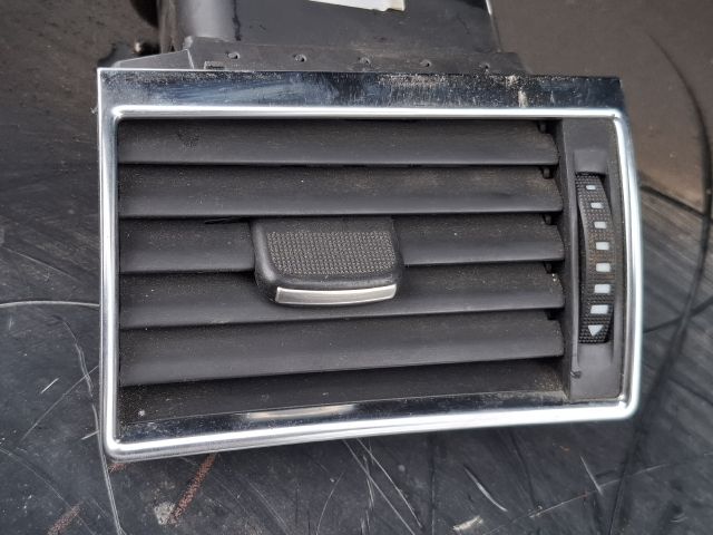 bontott AUDI A8 Bal Szellőző