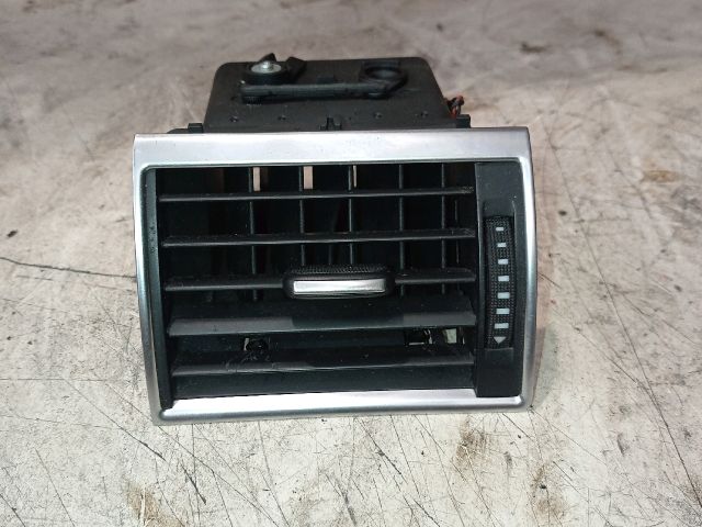 bontott AUDI A8 Bal Szellőző