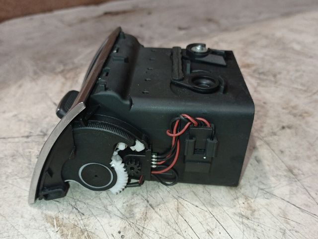 bontott AUDI A8 Bal Szellőző