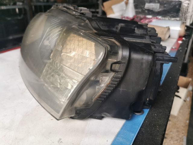 bontott AUDI A8 Bal Xenon Fényszóró