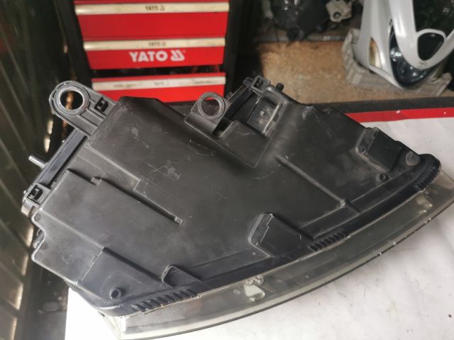 bontott AUDI A8 Bal Xenon Fényszóró