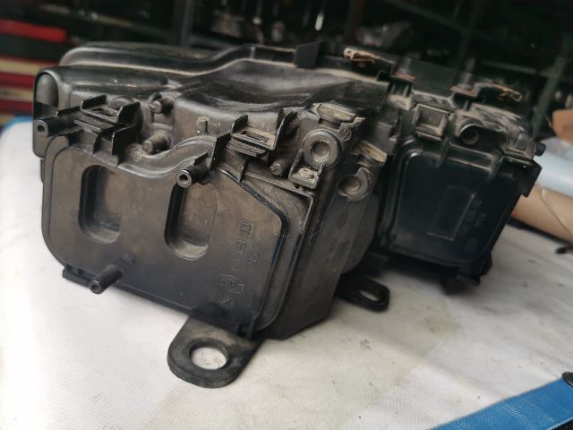 bontott AUDI A8 Bal Xenon Fényszóró