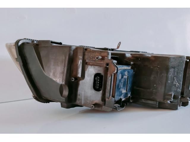 bontott AUDI A8 Bal Xenon Fényszóró