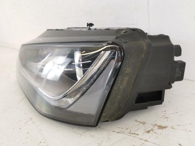 bontott AUDI A8 Bal Xenon Fényszóró