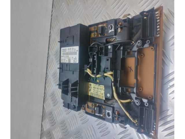 bontott AUDI A8 Beltér Világítás Első