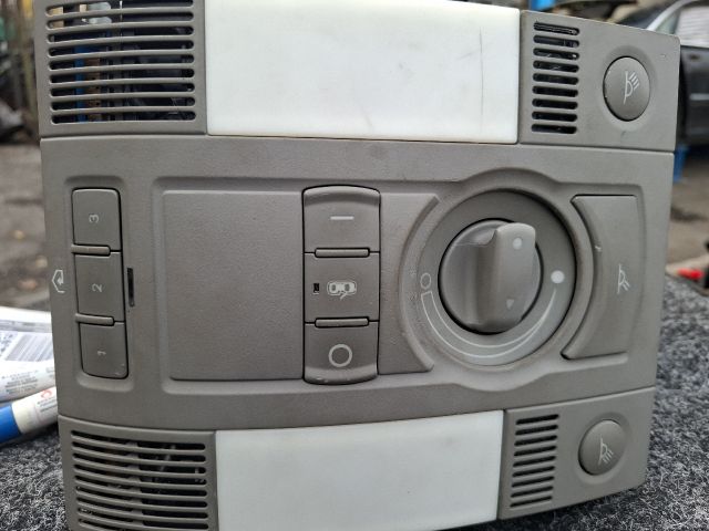 bontott AUDI A8 Beltér Világítás Első