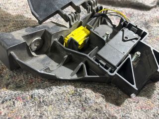 bontott AUDI A8 Biztosítéktábla Doboz