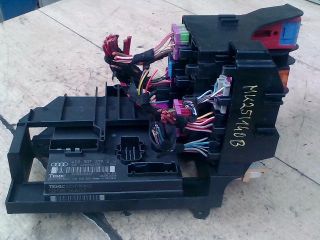 bontott AUDI A8 Biztosítéktábla Utastér