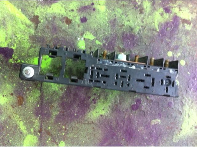 bontott AUDI A8 Biztosítéktábla Utastér