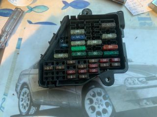 bontott AUDI A8 Biztosítéktábla Utastér