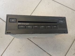 bontott AUDI A8 CD / DVD Tár