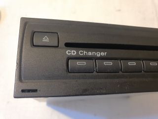 bontott AUDI A8 CD / DVD Tár
