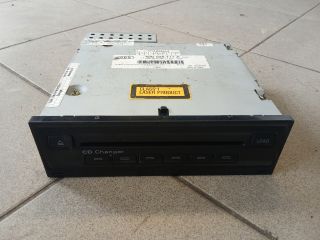 bontott AUDI A8 CD / DVD Tár