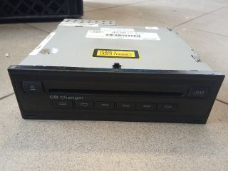 bontott AUDI A8 CD / DVD Tár