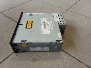 bontott AUDI A8 CD / DVD Tár