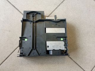 bontott AUDI A8 CD / DVD Tár