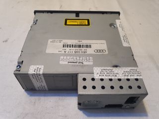 bontott AUDI A8 CD / DVD Tár