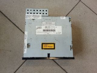 bontott AUDI A8 CD / DVD Tár