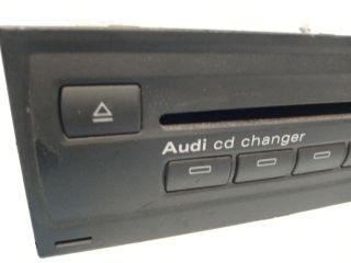 bontott AUDI A8 CD / DVD Tár