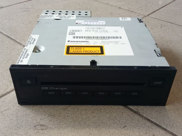 bontott AUDI A8 CD / DVD Tár