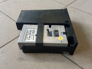 bontott AUDI A8 CD / DVD Tár