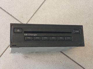 bontott AUDI A8 CD / DVD Tár