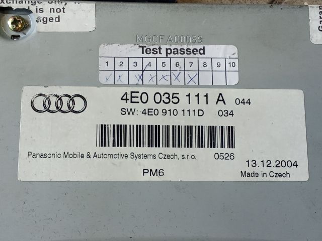 bontott AUDI A8 CD / DVD Tár