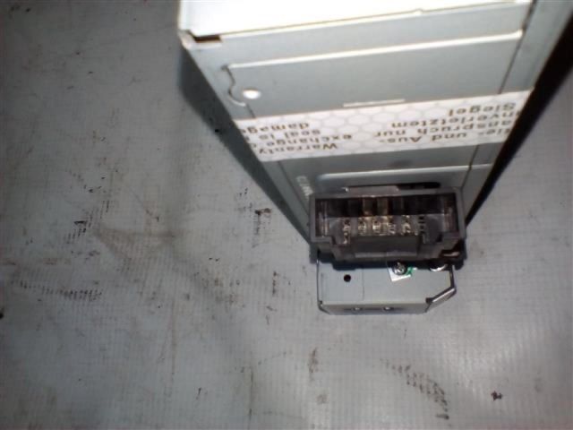 bontott AUDI A8 CD / DVD Tár