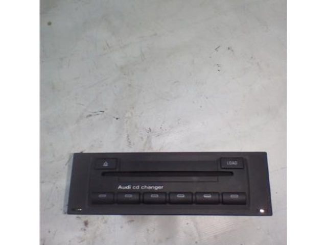 bontott AUDI A8 CD / DVD Tár