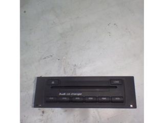 bontott AUDI A8 CD / DVD Tár