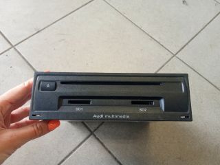 bontott AUDI A8 CD / DVD Tár
