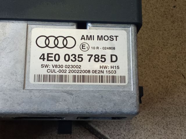 bontott AUDI A8 CD / DVD Tár