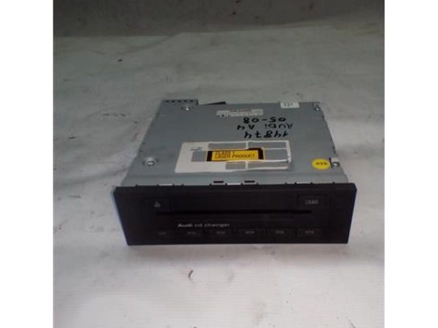 bontott AUDI A8 CD / DVD Tár