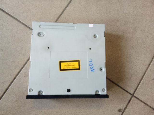 bontott AUDI A8 CD / DVD Tár