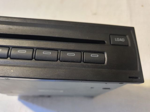 bontott AUDI A8 CD / DVD Tár