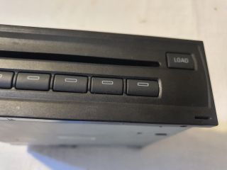 bontott AUDI A8 CD / DVD Tár