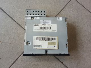 bontott AUDI A8 CD / DVD Tár