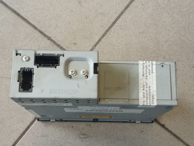 bontott AUDI A8 CD / DVD Tár