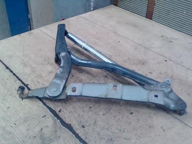 bontott AUDI A8 Csomagtérajtó Bal Zsanér