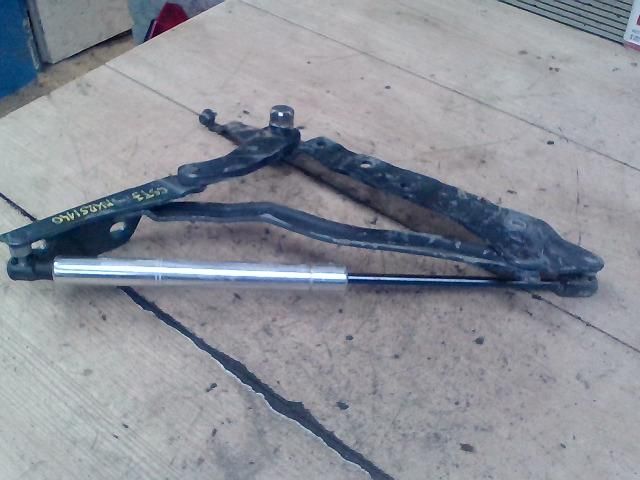 bontott AUDI A8 Csomagtérajtó Jobb Zsanér