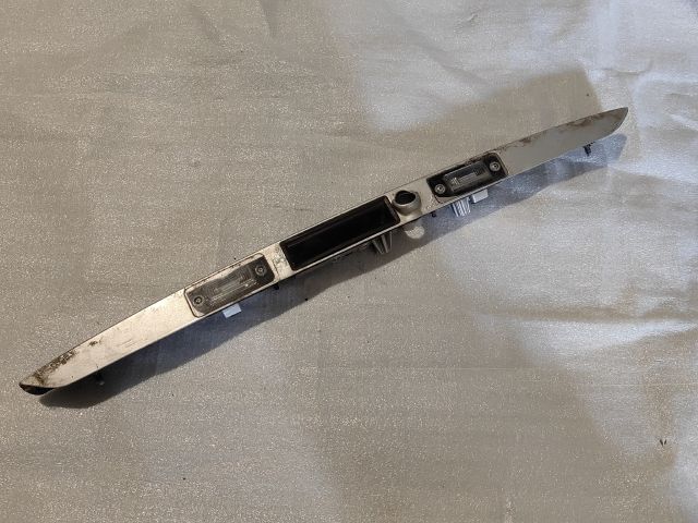 bontott AUDI A8 Csomagtérajtó Kapcsoló