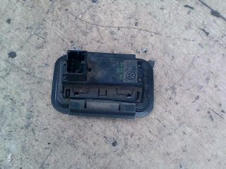 bontott AUDI A8 Csomagtérajtó Kapcsoló