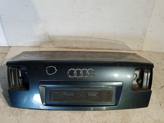 bontott AUDI A8 Csomagtérajtó (Részeivel)