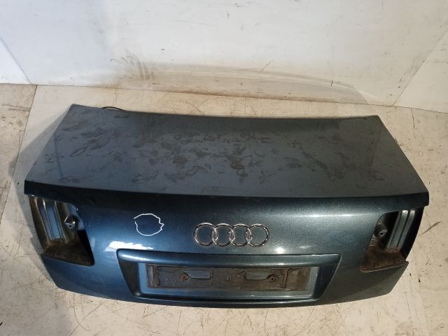 bontott AUDI A8 Csomagtérajtó (Részeivel)