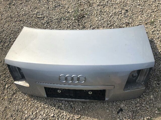 bontott AUDI A8 Csomagtérajtó (Üres lemez)