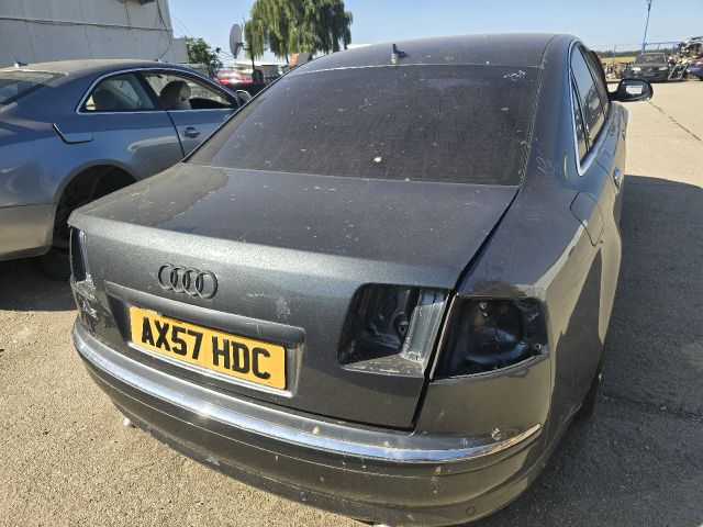 bontott AUDI A8 Csomagtérajtó (Üres lemez)