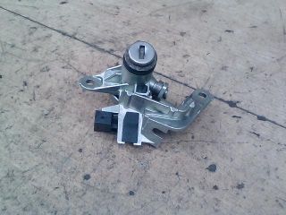 bontott AUDI A8 Csomagtérajtó Zárbetét